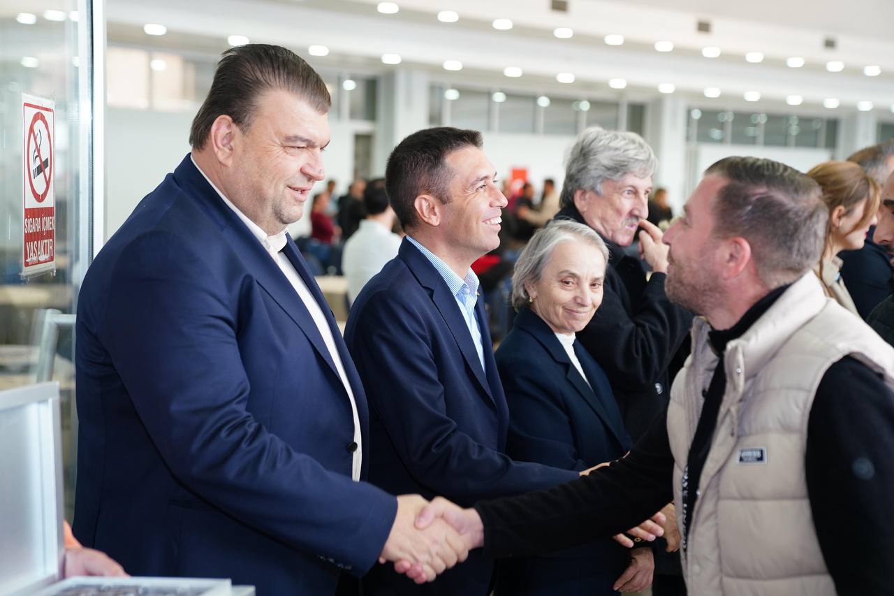 Seferihisar Belediyesi’nde bayramlaşma sevinci