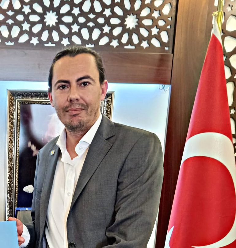 {"remix_data":[],"remix_entry_point":"challenges","source_tags":["local"],"origin":"unknown","total_draw_time":0,"total_draw_actions":0,"layers_used":0,"brushes_used":0,"photos_added":0,"total_editor_actions":{},"tools_used":{"transform":2,"effects":1},"is_sticker":false,"edited_since_last_sticker_save":true,"containsFTESticker":false}